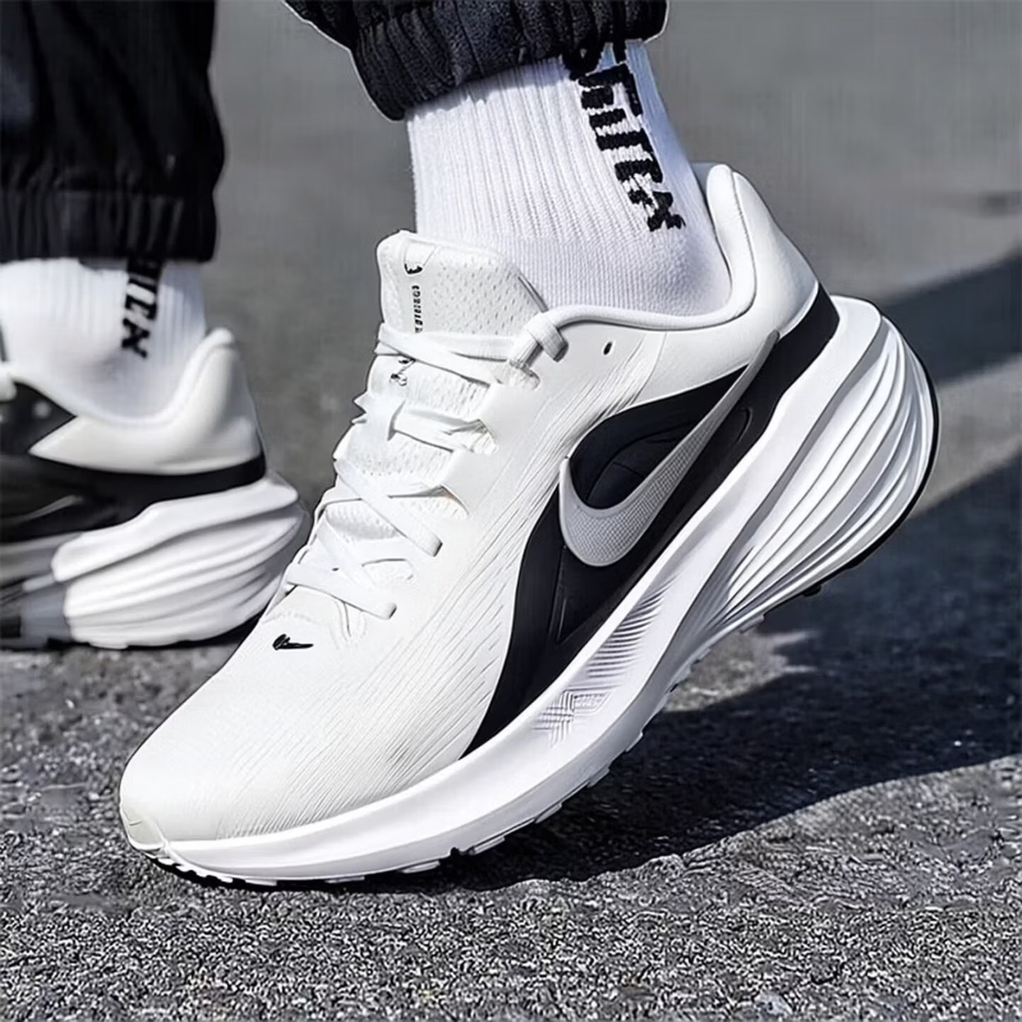 NIKE DOWNSHIFTER 14 Chaussures - Lightweight Road Running Shoes avis et prix